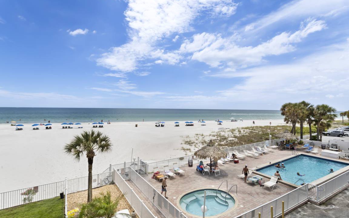 Madeira Beach Condo | 112 m² Condo ∙ 2 bedrooms ∙ 6 guests