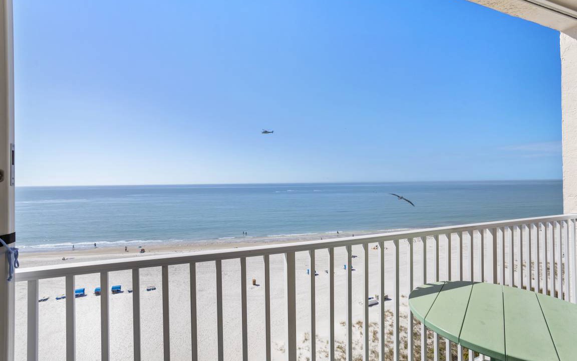 Madeira Beach Condo | 112 m² Condo ∙ 2 bedrooms ∙ 6 guests