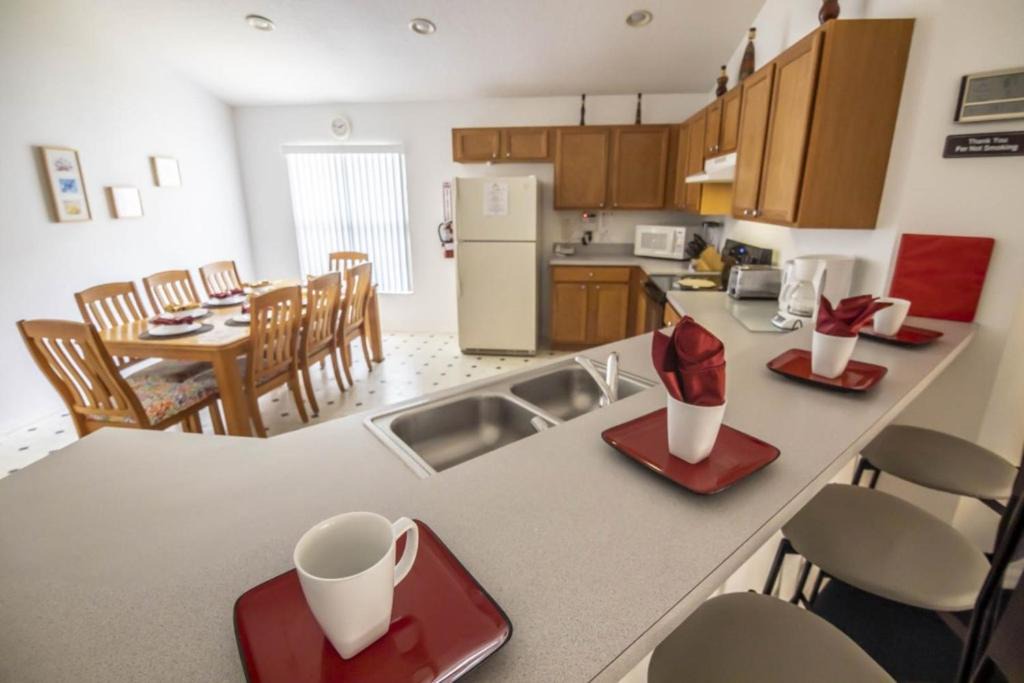 Silver Creek Villa | 1217 Silver Creek 4 Bedroom Villa