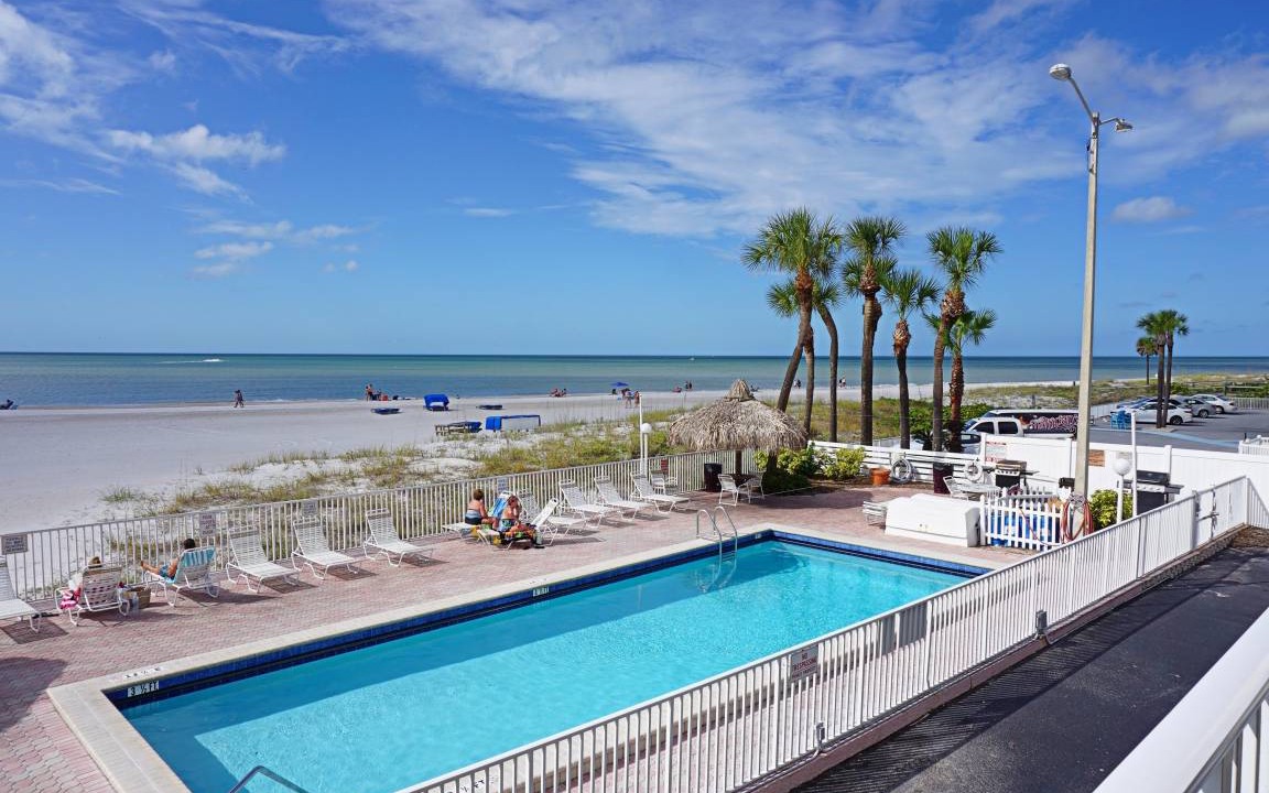Madeira Beach Condo | 132 m² Condo ∙ 2 bedrooms ∙ 6 guests