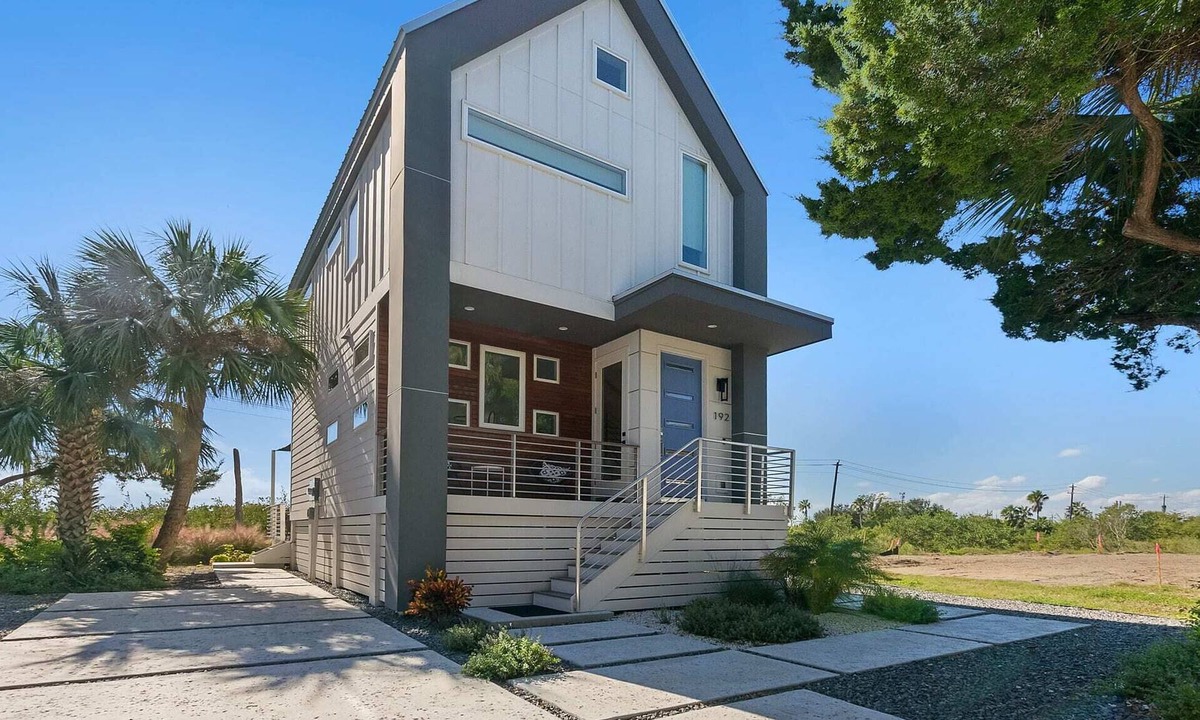 Downtown Historic District House | 192 Riberia - Downtown Waterfront Luxury Home
