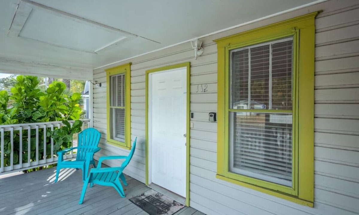 Gainesville House | 1940 cottage seen on FYI, 2bd 2ba