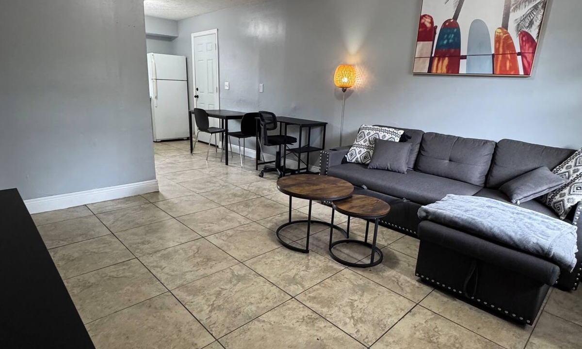 North Tampa Apartment | 2-bedroom apartment near Busch Gardens and USF! WiFi & Central AC