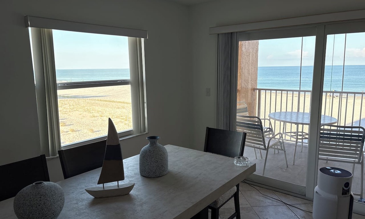 Indian Shores House | 2-bedroom building in phenomenal Indian Shores with AC comfort