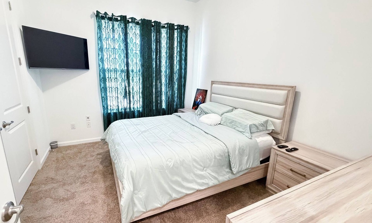 Sunbeam House | 2-bedroom house in peaceful Jacksonville with AC 55 and older gated community