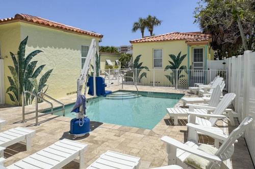 Madeira Beach House | 2 - Island Paradise Cottages - Sea Breeze