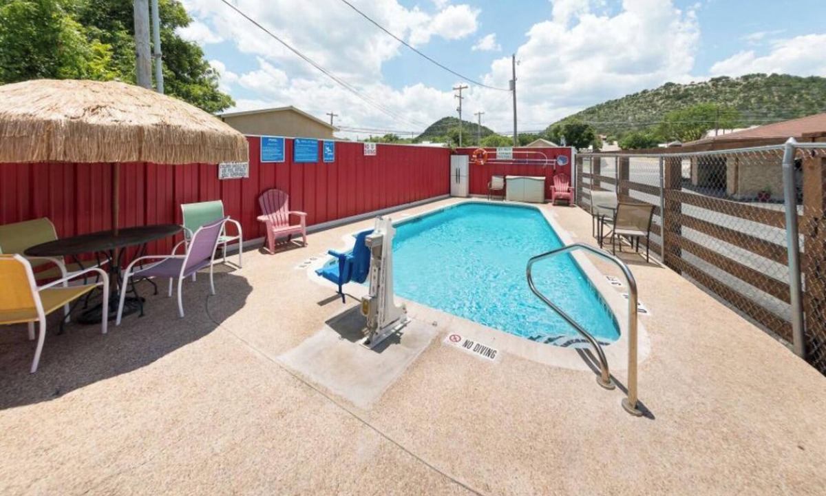 Junction Hotel | 2 Value-Pack Units w/Free Parking - Ideal for Family Weekend Adventures