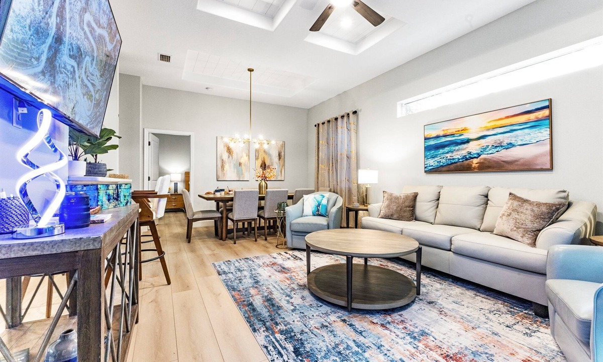 South Sarasota House | 2 Villas back to back, 2 Private Heated Pools, New Renovation