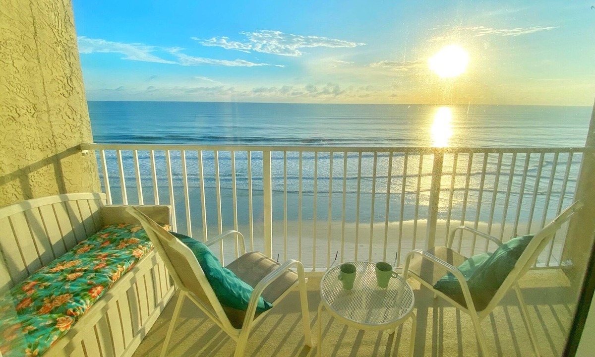 Halifax Estates Apartment | 20% OFF! - Beautiful Ocean Front Studio in Daytona Beach!