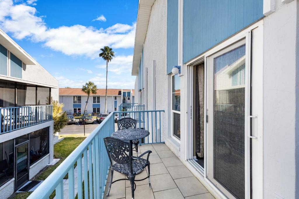 Madeira Beach Apartment | #250G Madeira Beach Yacht Club