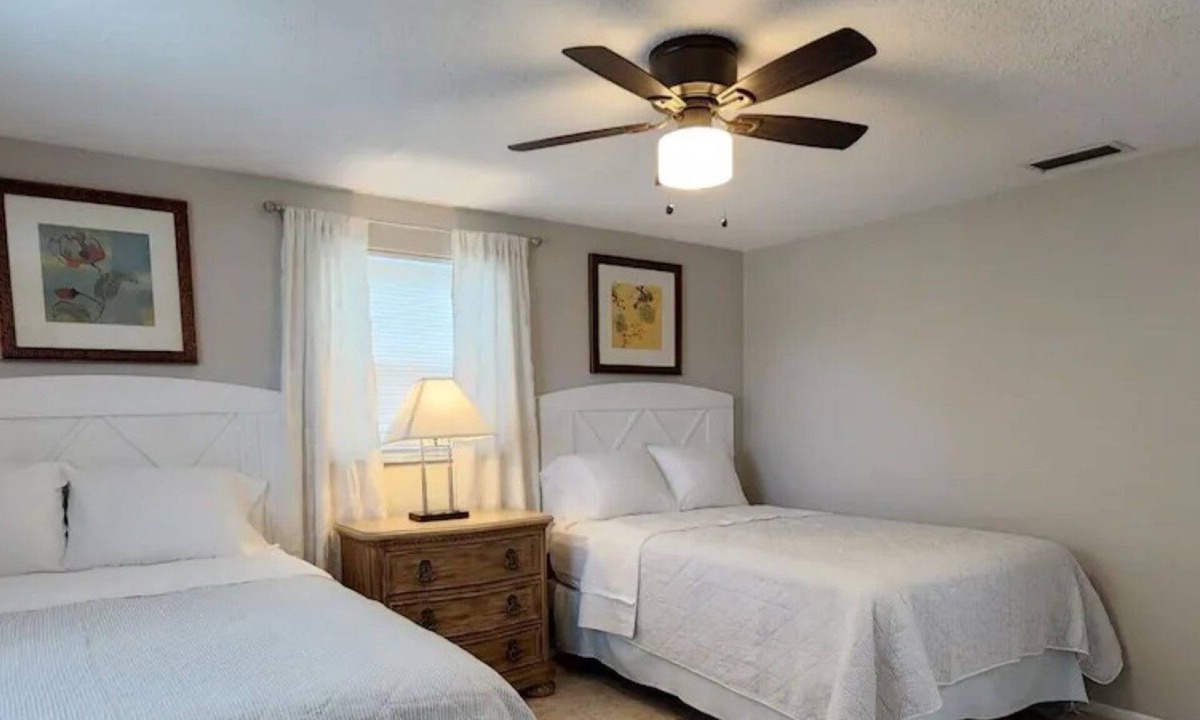 Regency Park Apartment | #27 The Belleview Cottage Joyful Moments Vacat