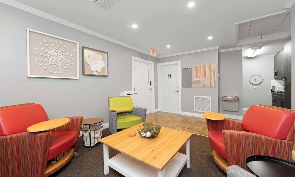 Jacksonville House | 2BR Duplex Unit w/Projector, EV Charger & Kayaks