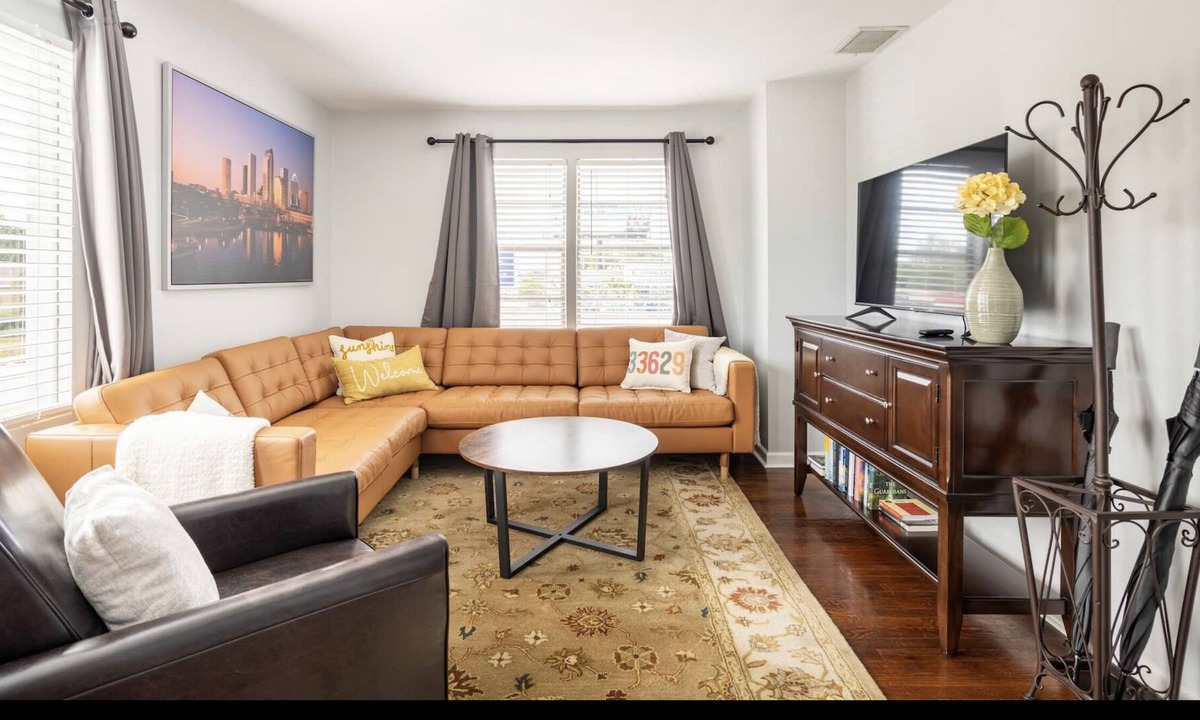 Virginia Park Apartment | 3 BD Maisonette - South Tampa - Central Location