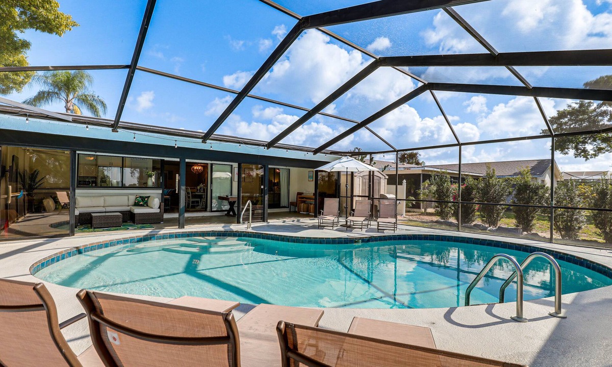 Apollo Beach House | 3 Mi to Apollo Beach Preserve! Home w/Heated Pool