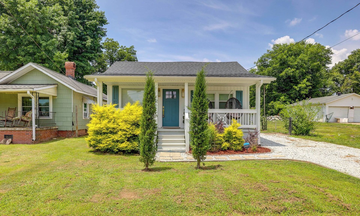 Parker Cottage | < 3 Mi to Dtwn: Modern Cottage in Greenville!