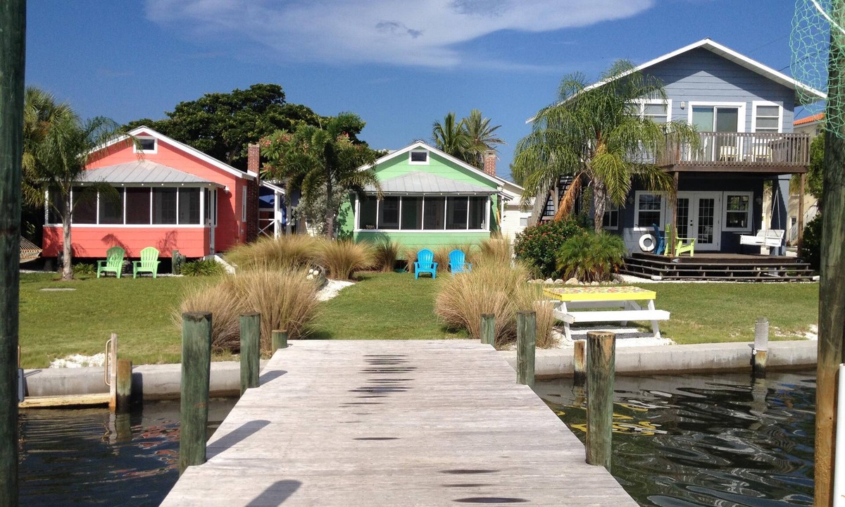 Bradenton Beach Cottage | 3 Waterfront Cottages- 4 units - Rent 1 or all 4 - Dock - 1 Block to Beach