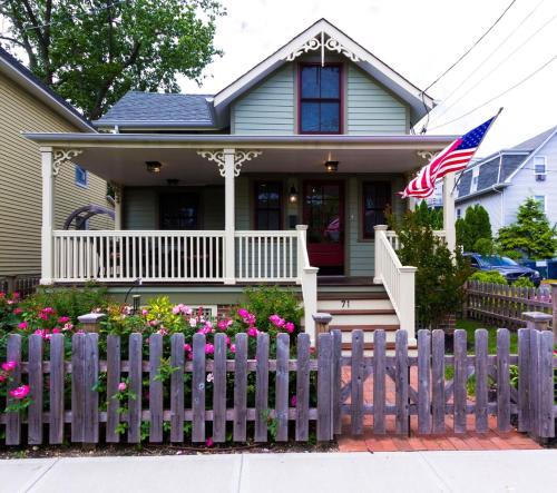 Ocean Grove House | 3BR Beautiful Remodeled Victorian w/Beach Locker