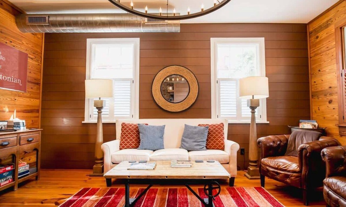 Cannonborough Elliotborough Apartment | 3BR Family Retreat | EV Charging, Porch & Parking | Walk to MUSC | Charleston