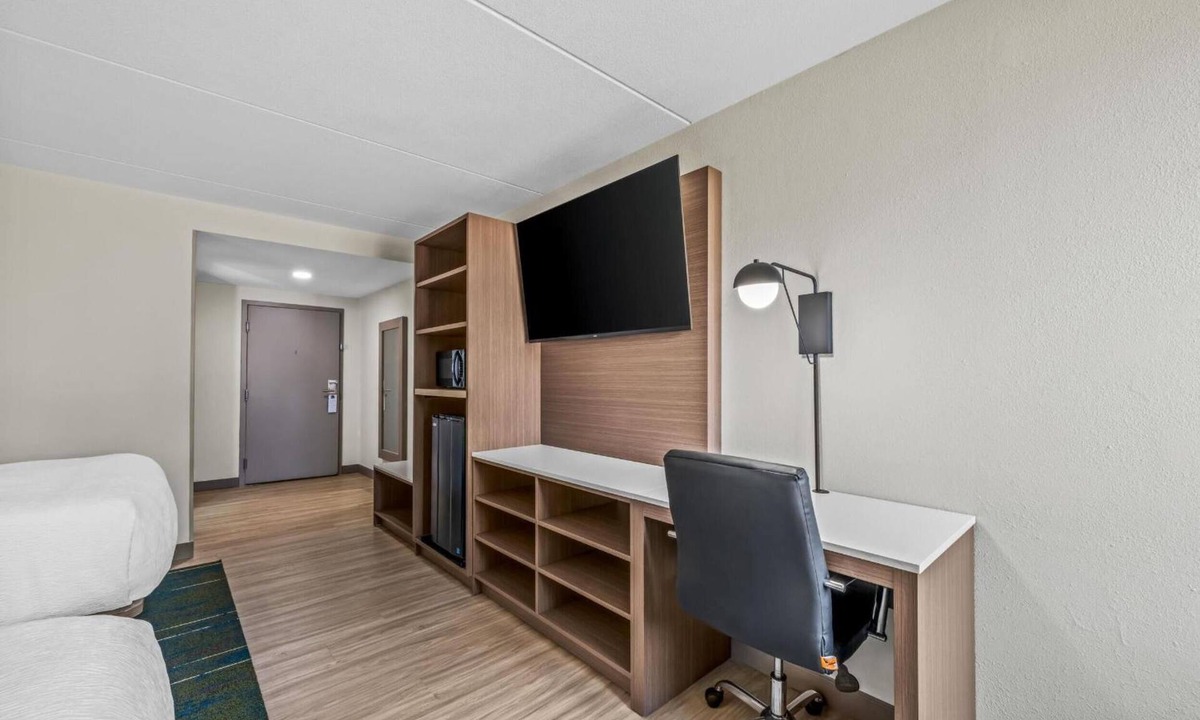 Statesville Hotel | 4 Group-Friendly Affordable Units | 2 Miles to Statesville Historic District