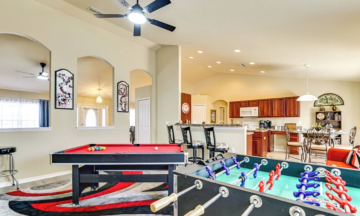 Spring Hill House | 4 Mi to Weeki Wachee Springs! Fun-Filled Home