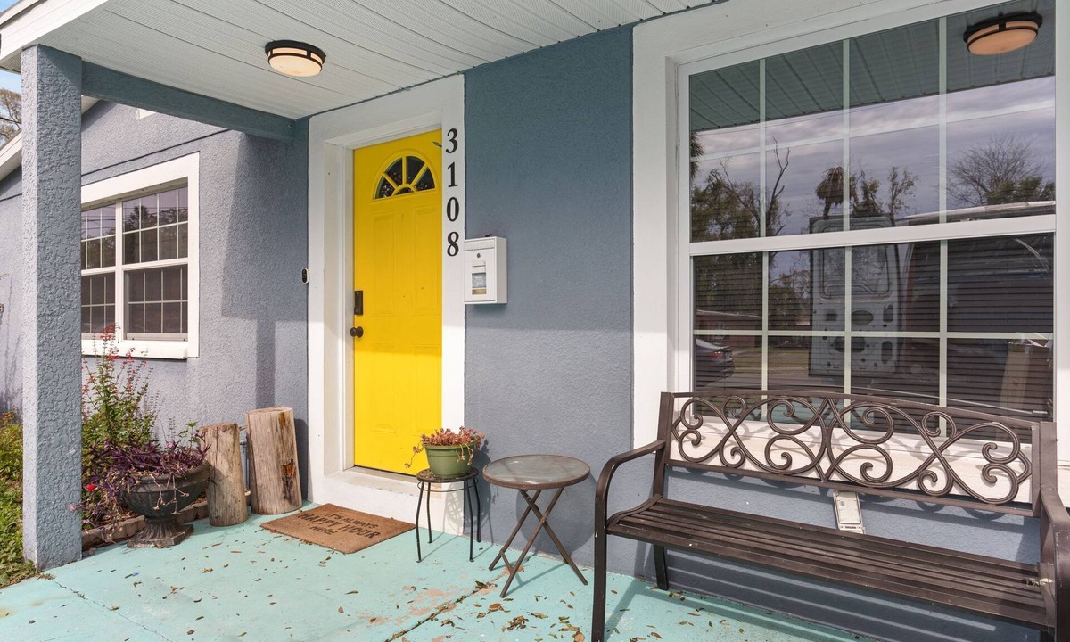 East Tampa Apartment | 4 Miles From Downtown Tampa A