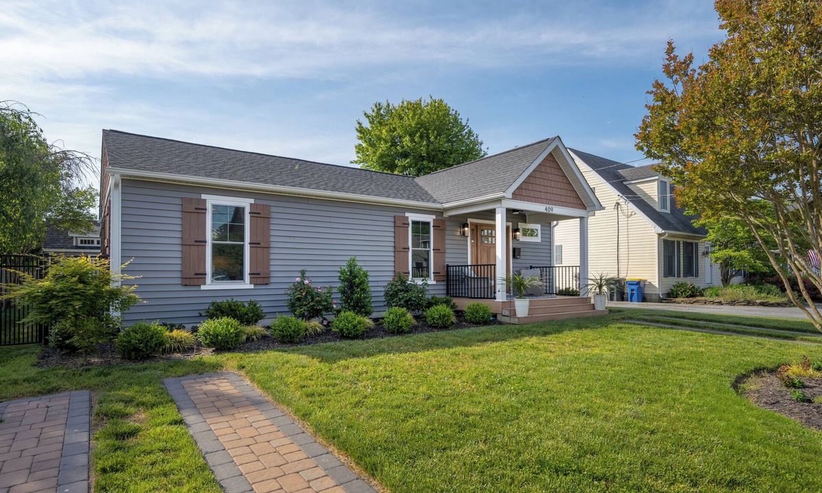 Lewes House | 409 Paynter Avenue - In town Lewes with a private pool!