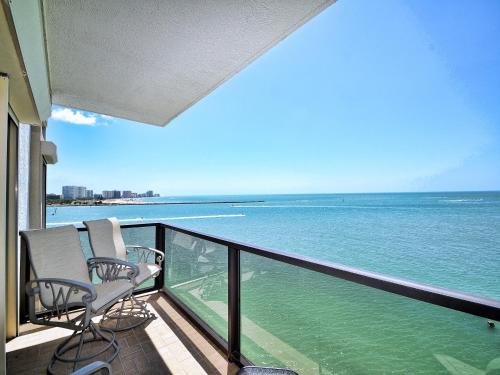 Clearwater Beach Apartment | 440 West 607N 6th Floor 440 West Condo with Stunning Water View. 23148