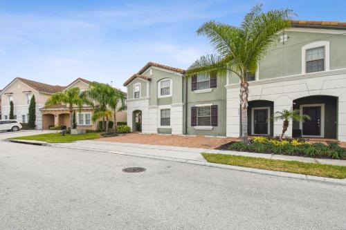 Loughman House | 4663TSD-Solterra Resort townhouse