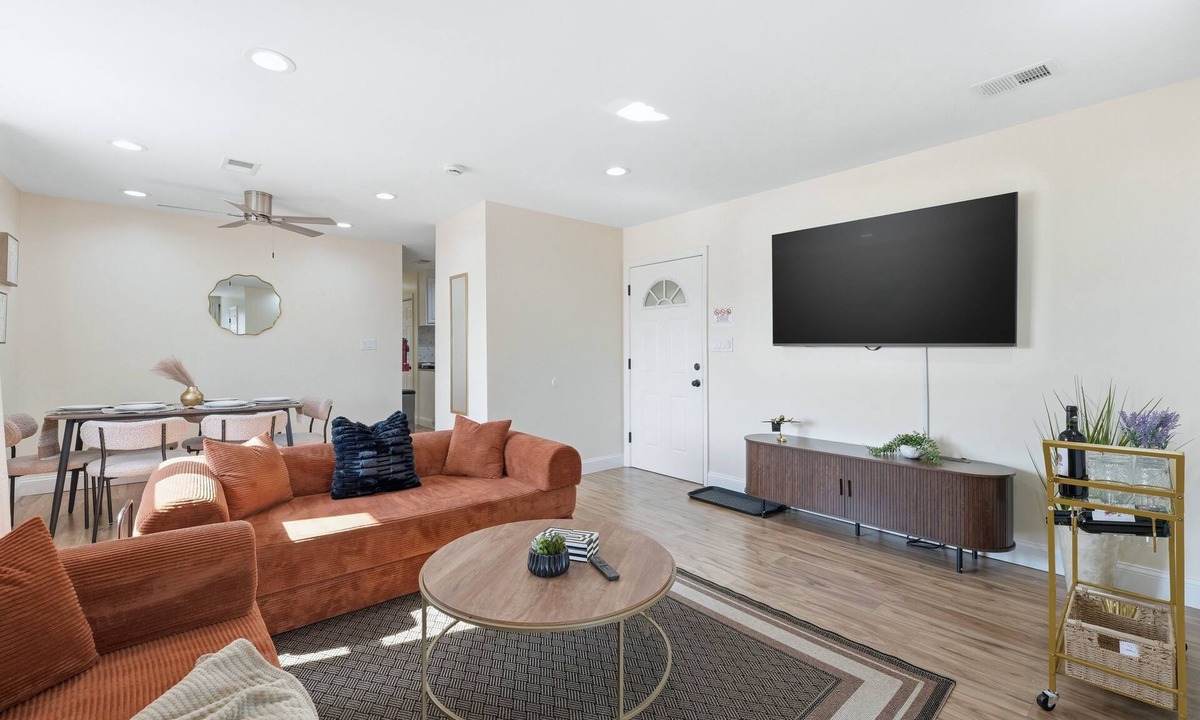 West New York Apartment | 4BR- 2BathParking- Times Sq & MetLife - FIFA 2026