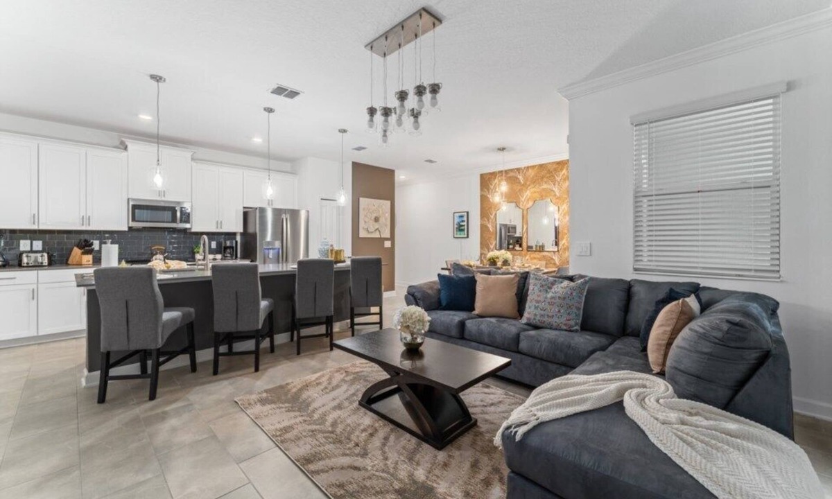 Davenport House | 4BR Townhome Near Disney | Sleeps 12 | Private Pool | 289