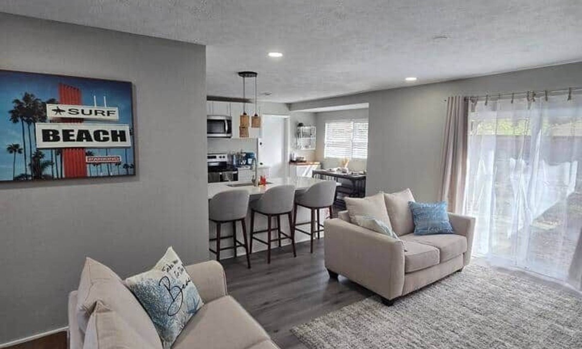 Lake Magdalene House | 5 Bedroom Home Minutes from Attractions & Downtown