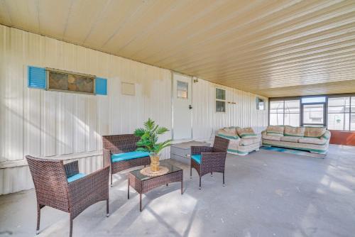 Hernando House | 5 Mi to Golf: Charming Hernando Home w/Deck