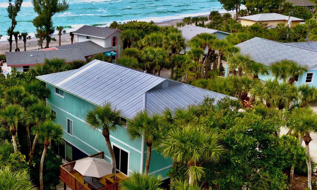 Englewood House | 50 steps to uncrowded beach - 2 king beds - Pac Man arcade - summer beach fun!