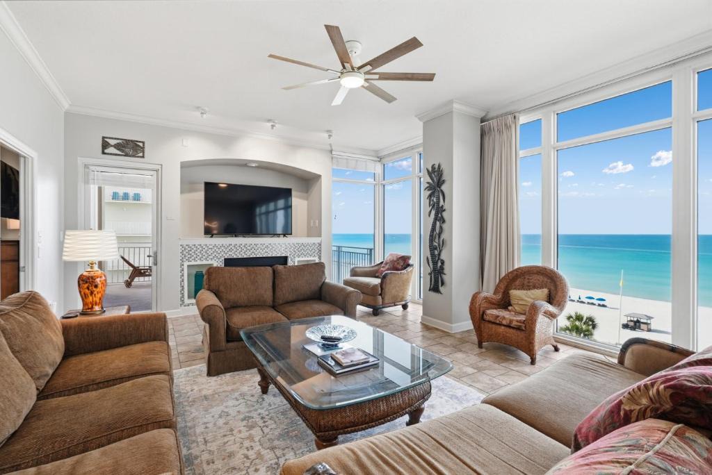 Thomas Drive Apartment | 501 Sterling Beach