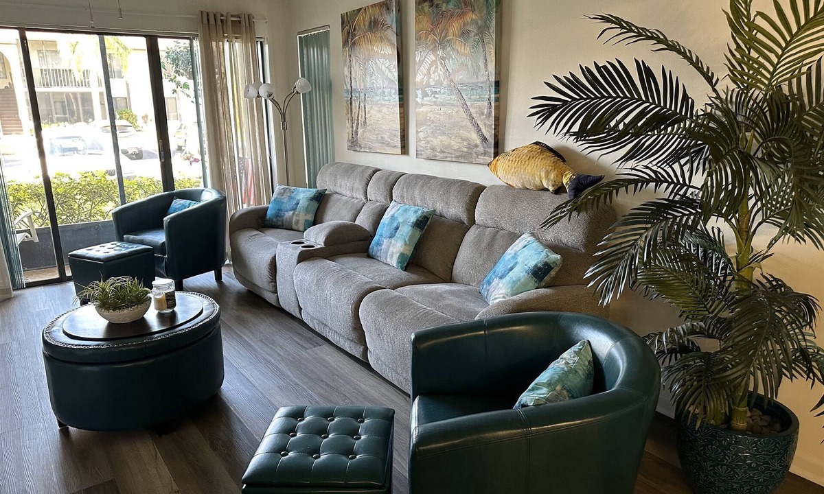 Palm Harbor Condo | 55+ Palm Harbor Retreat 3-Month Minimum Stay
