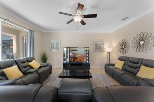West Kissimmee House | 6 Bedrooms 5 Bath home in the beautiful Paradise Palms Resort