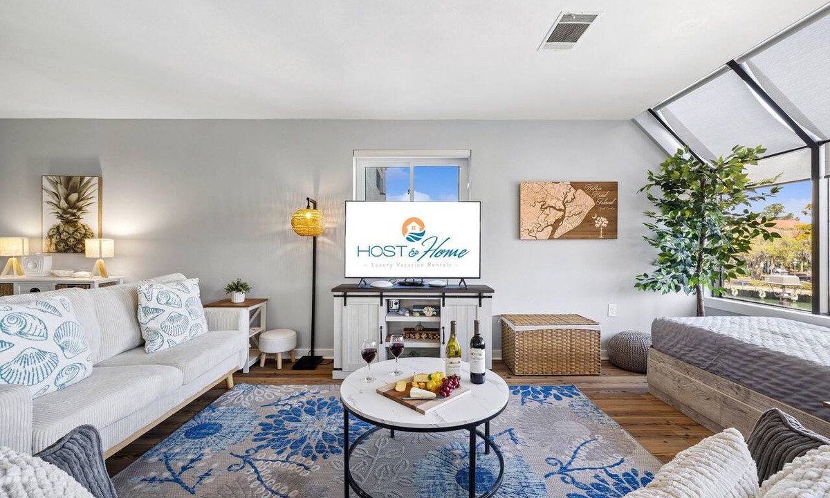Shelter Cove Condo | 7112 Harbourside 1 @ Shelter Cove | Gorgeous Marina Views | Spacious Balcony | Community Pool
