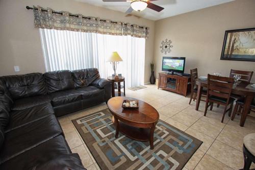 Windsor Hills House | 7669 Windsor Hills