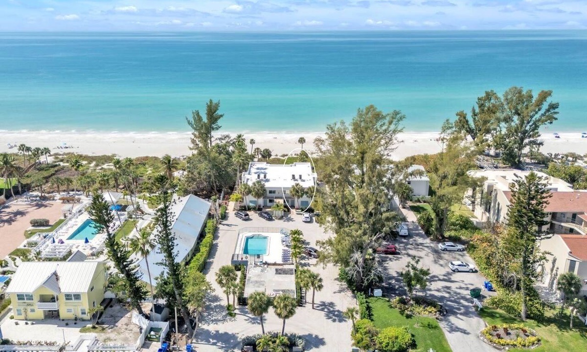 Whitney Beach Condo | 7th Heaven by Duncan Real Estate