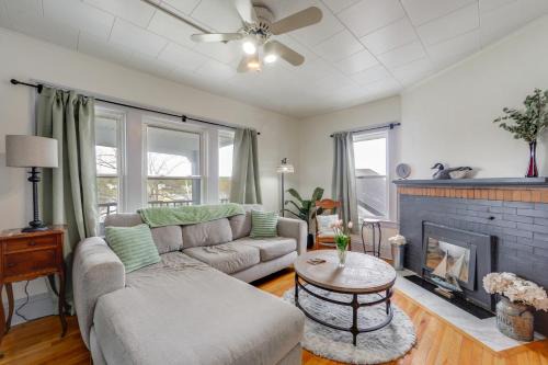Phoenix Apartment | 8 Mi to Micron Technology! River-View Apt!