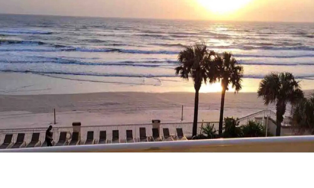 Daytona Beach Resort | A breathtaking oceanfront studio w/a pvt balcony