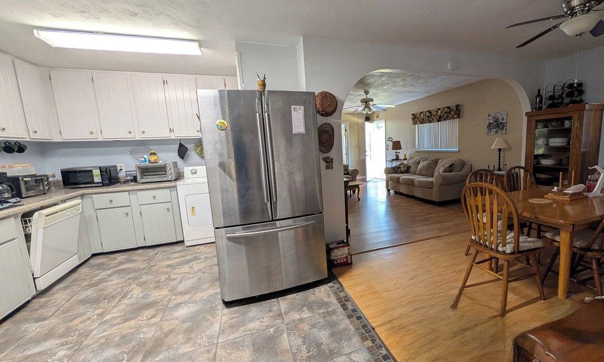 Glencoe House | Adorable 2-bedroom house with AC in New Smyrna Beach
