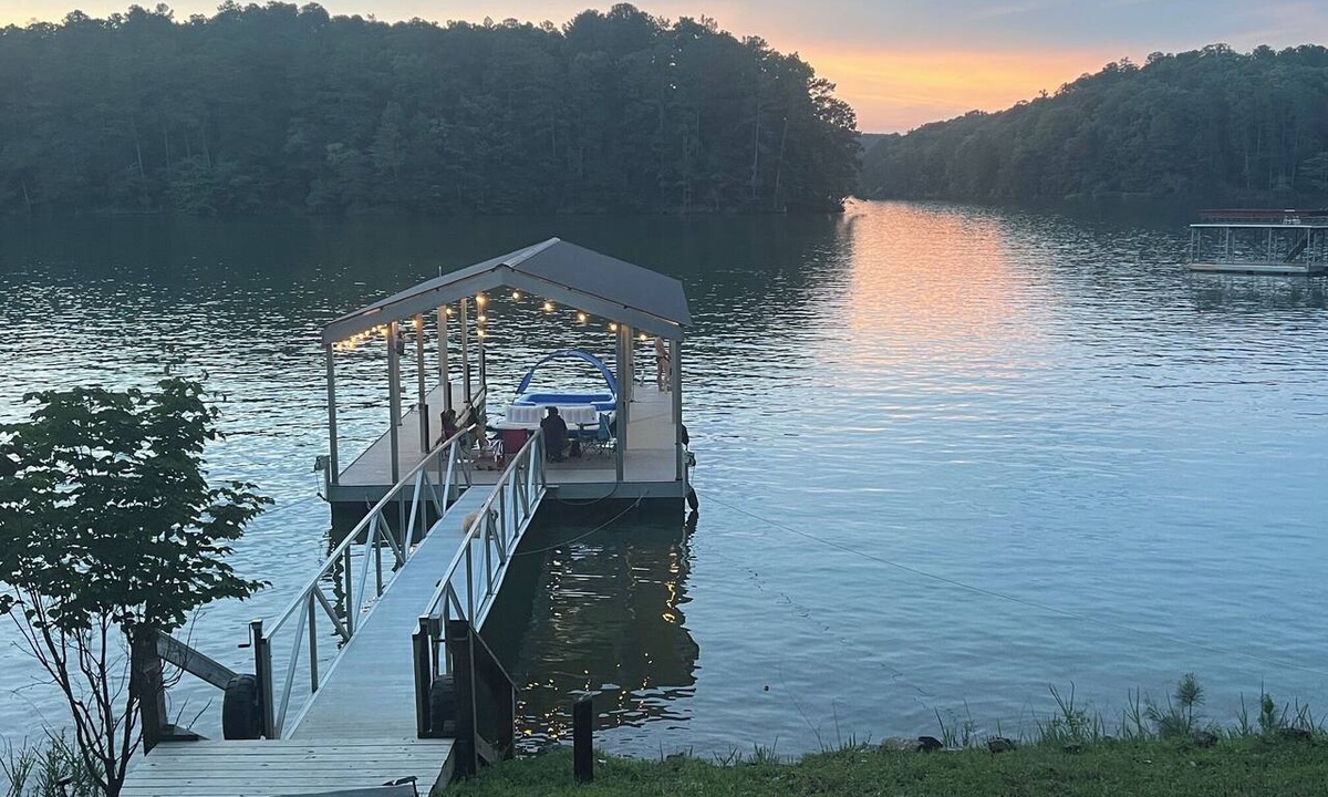 Cartersville Cabin | Allatoona Lakefront, Deep Water Dock, LakePointe