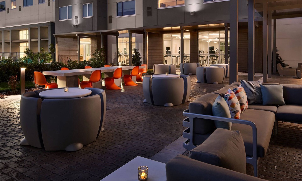 Williamsburg Hotel | Aloft by Marriott Orlando at SeaWorld