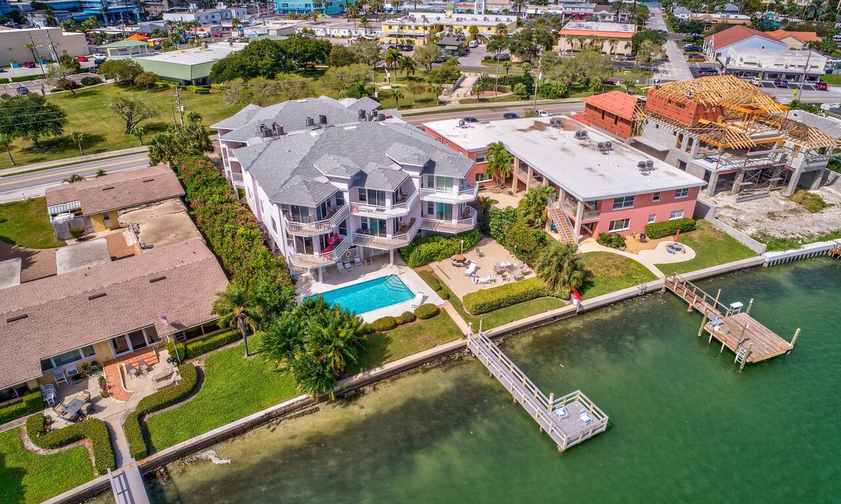 Treasure Island Condo | Amadeus 2 Top location, water font, steps to beach, restaurants and shopping!