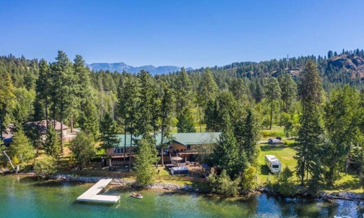Bigfork House | Amazing Flathead River Location Gunner River Lodge