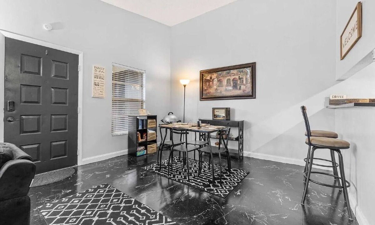 Bearss Plaza Apartment | Amazing Pet-Friendly Condo with Pool Near Busch Gardens