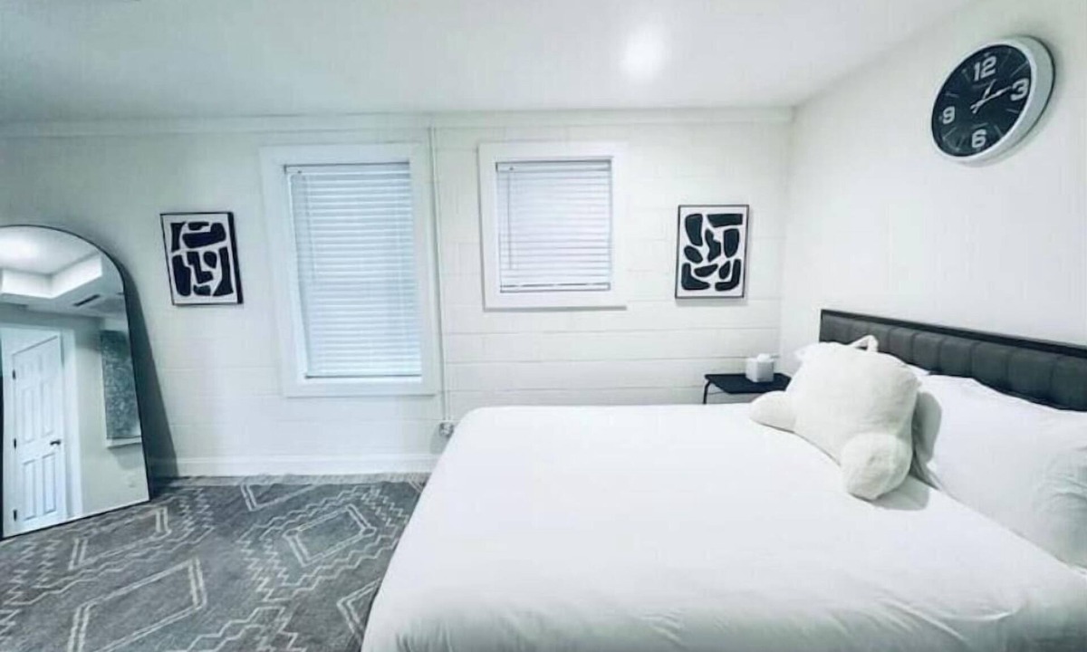 Colonel Elias Earle Historic District Apartment | Amazing quiet 1BR with all you need