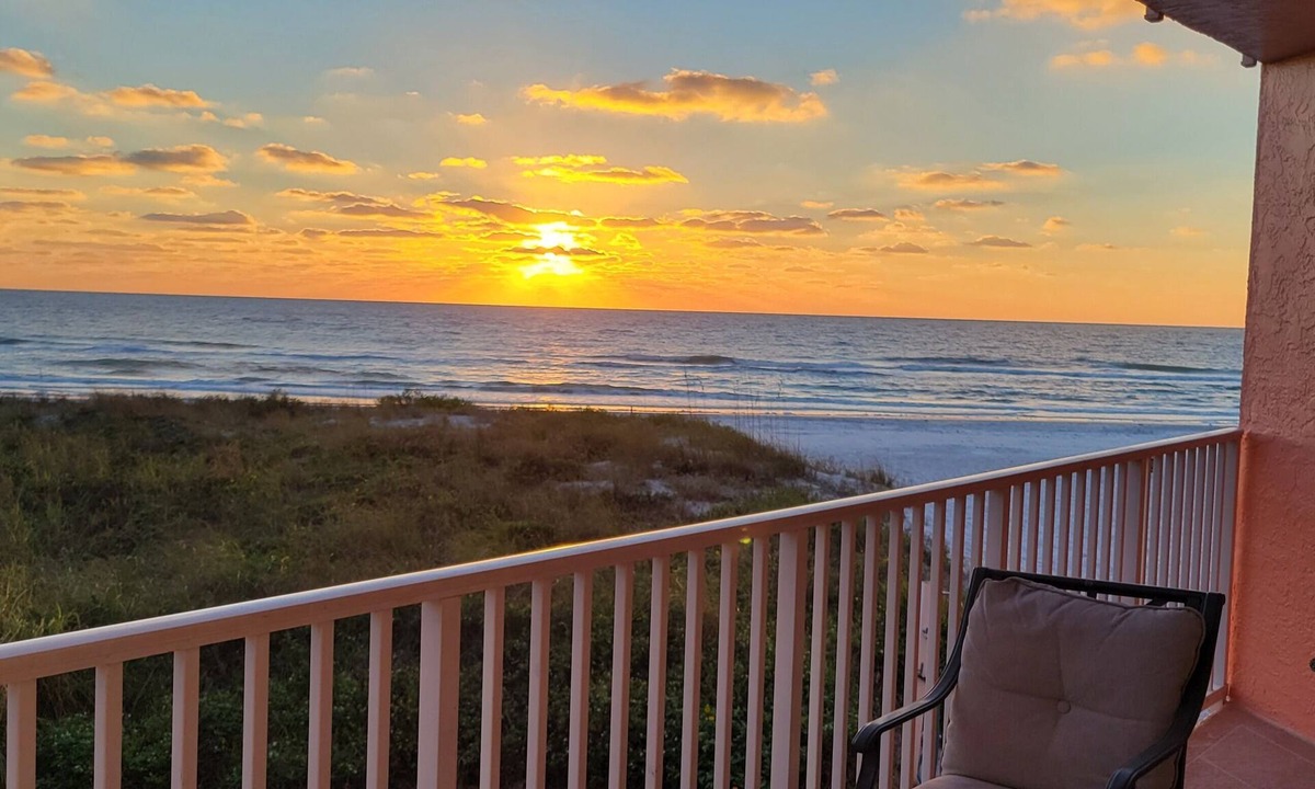 Indian Shores Condo | BEACH BEAUTY FAB VIEW 2 bdrm/2 bath