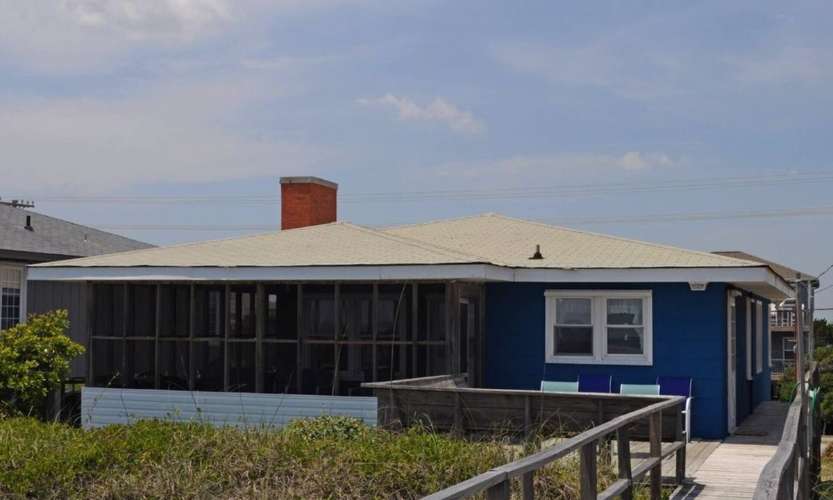 Topsail Beach House | Beach Haven - comfortable oceanfront home